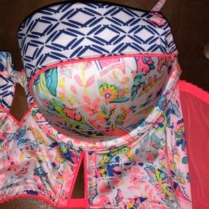 Victoria’s Secret floral geo pattern crop top bra